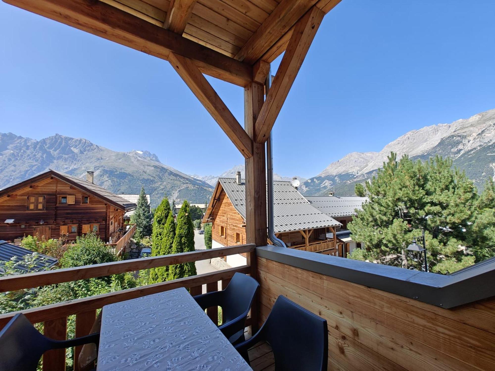 "La Batisse Des Pres" Apartment Puy-Saint-Vincent Luaran gambar