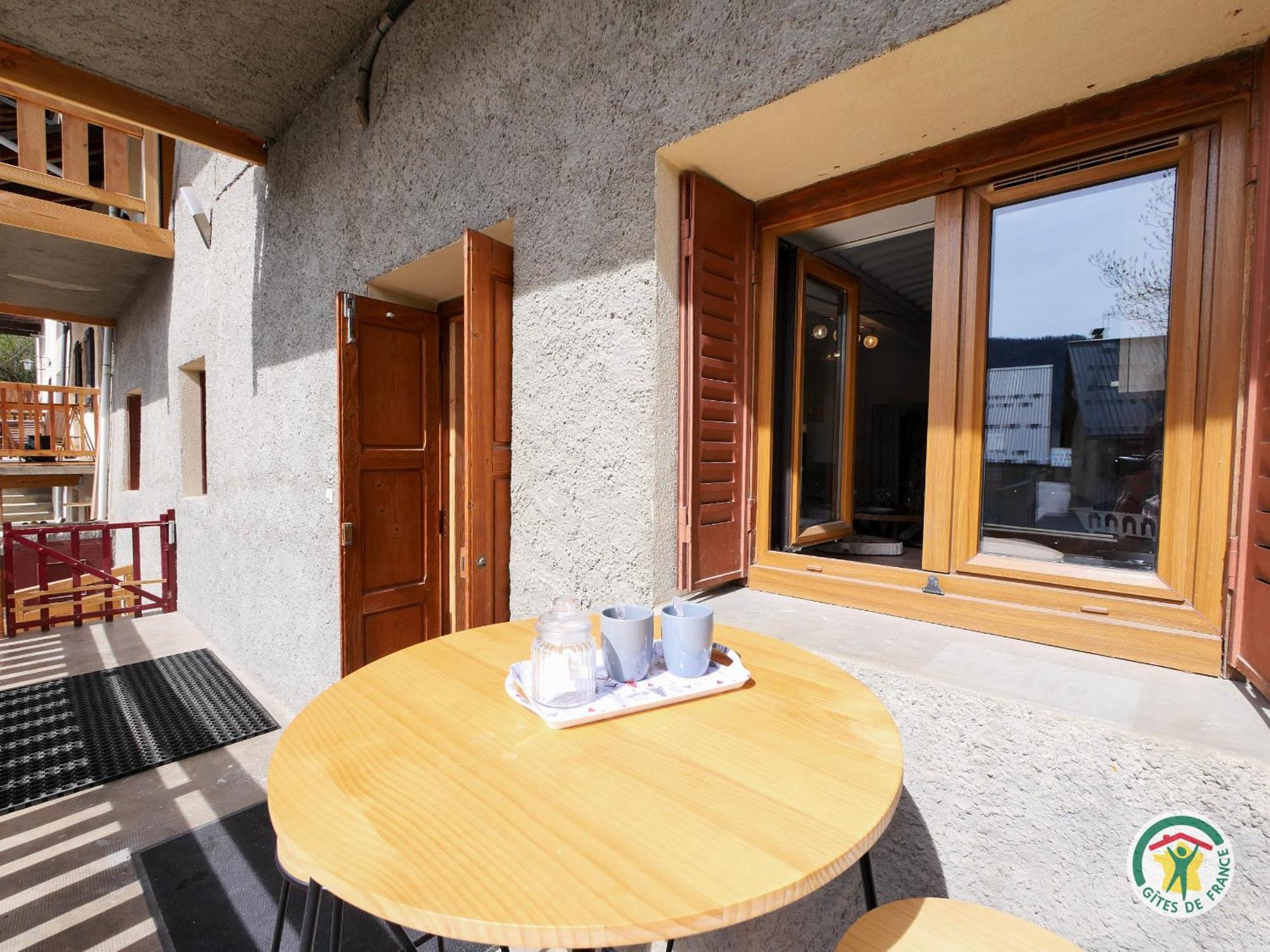 "La Batisse Des Pres" Apartment Puy-Saint-Vincent Luaran gambar